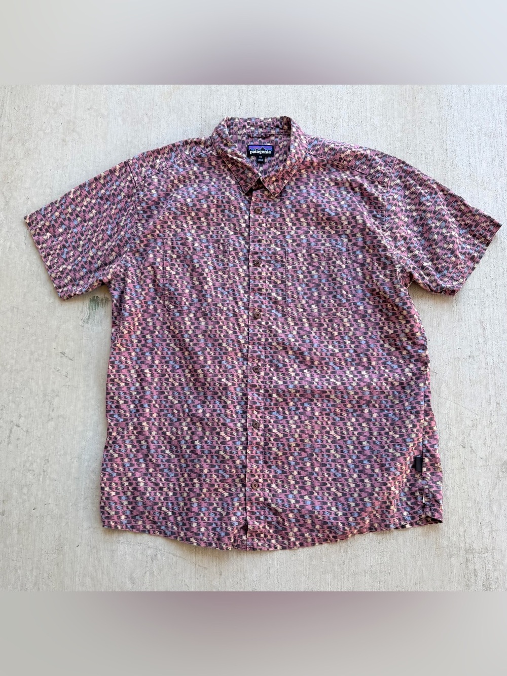 Patagonia Hawaiian Shirt Aztec All Over Print Men Size 2XL Button Up